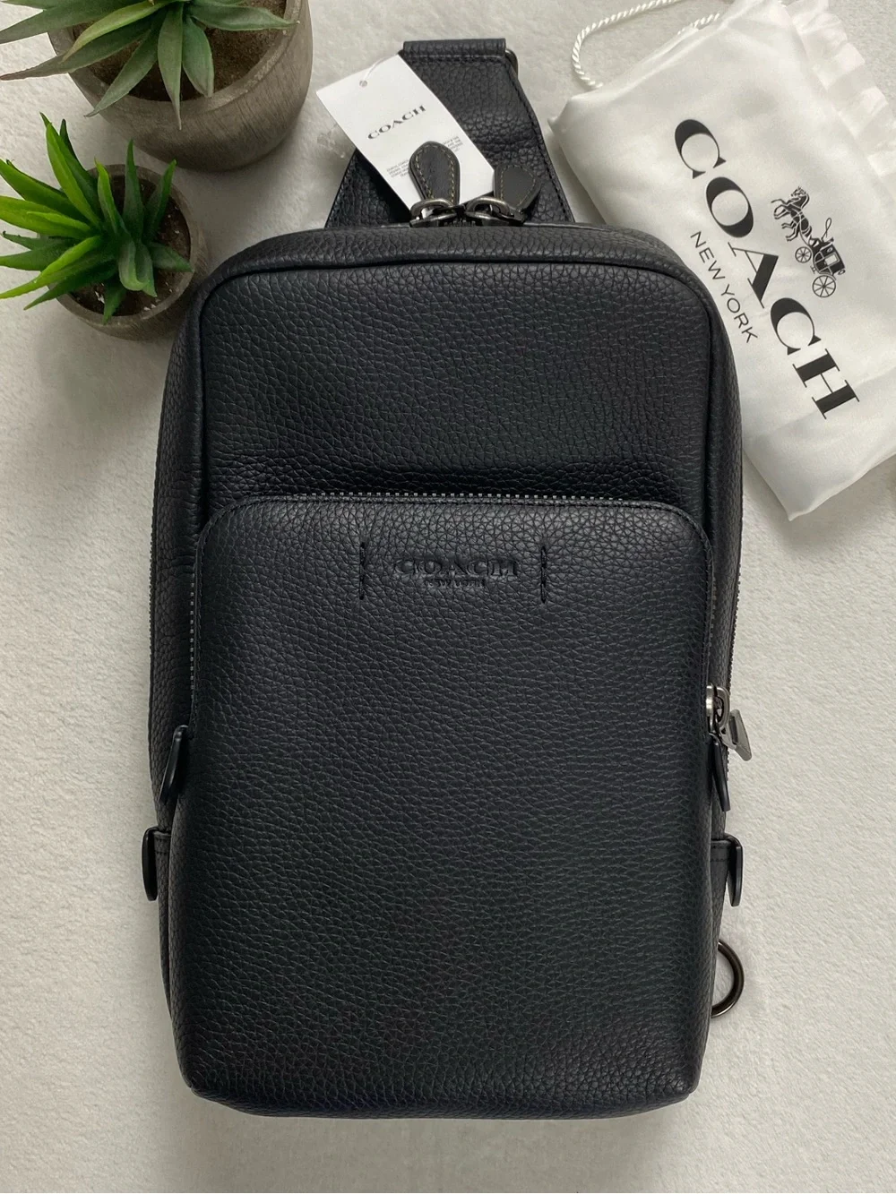 Coach Gotham Pack Shoulder/Crossbody Sling Bag | Black